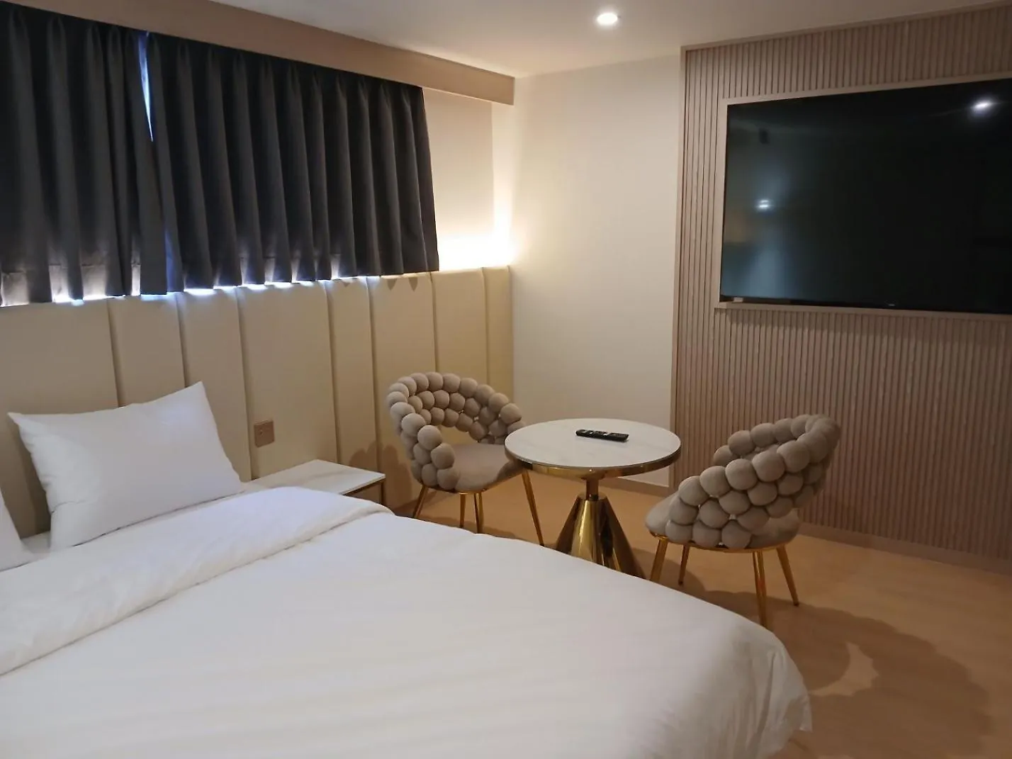 Hotel Grand Bern Busan